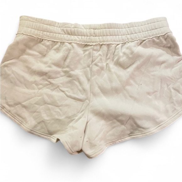 Under Armour Cream Athletic Shorts with Elastic Waistband xl - Picture 2 of 3